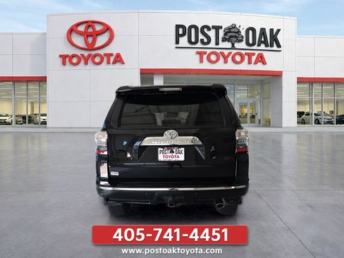 Used 2022 Toyota 4Runner Limited AWD/4WD image 4