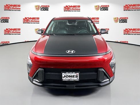 Certified 2025 Hyundai Kona SE image 12