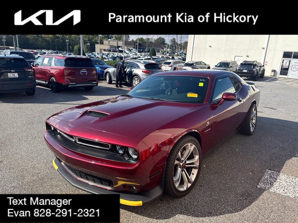 Used 2022 Dodge Challenger R/T w/ Driver Convenience Group RWD image 1