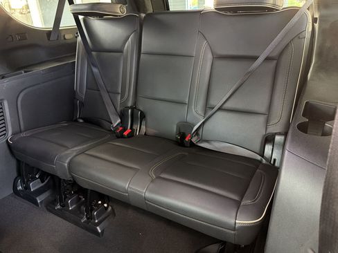 Used 2023 GMC Yukon XL SLT w/ SLT Premium Package RWD image 34