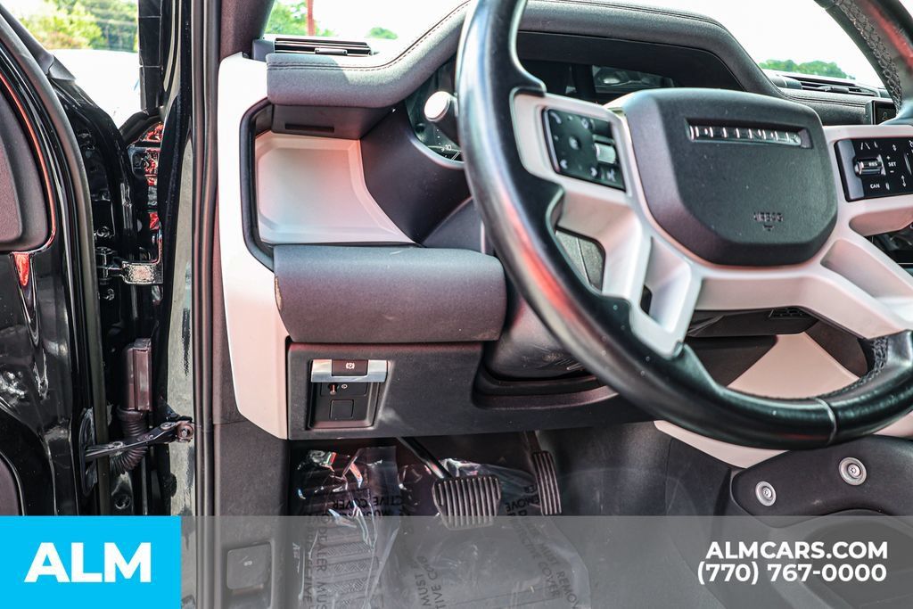 Used 2023 Land Rover Defender 130 X-Dynamic SE AWD/4WD image 23