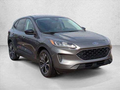 Used 2021 Ford Escape SE w/ SE Sport Appearance Package AWD/4WD image 3