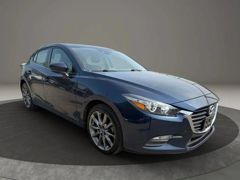 Used 2018 MAZDA MAZDA3 Touring FWD image 3
