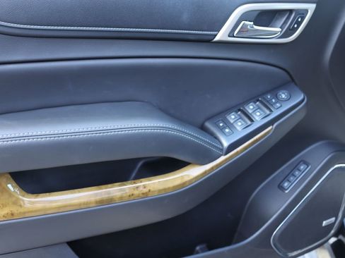 Used 2017 GMC Yukon Denali w/ Enhanced Security Package image 10