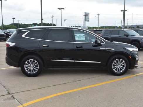 Used 2024 Buick Enclave Premium AWD/4WD image 4