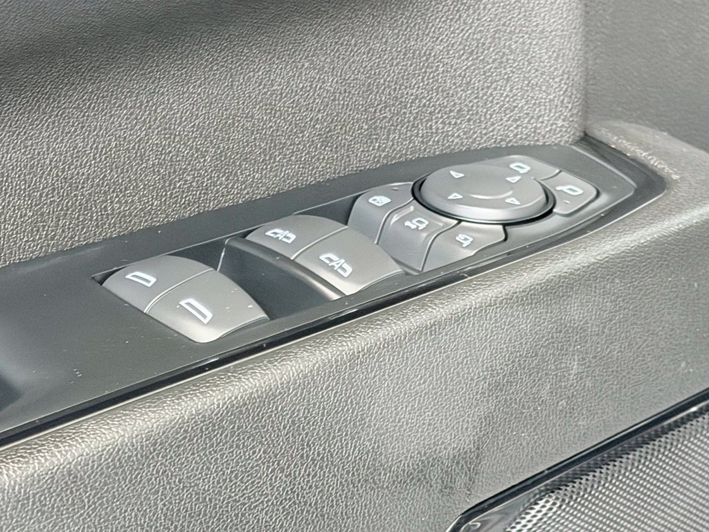 Used 2024 GMC Sierra 2500 AT4 w/ AT4 Premium Plus Package AWD/4WD image 15