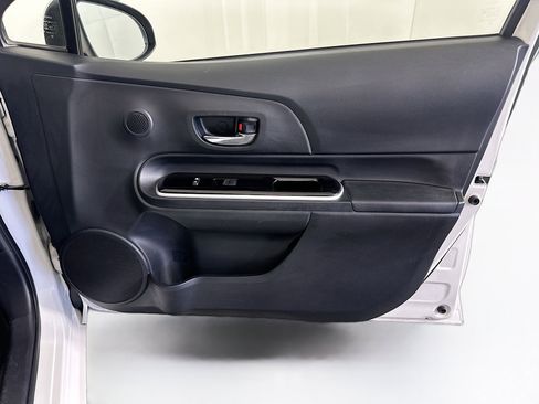 Used 2015 Toyota Prius C Two image 28