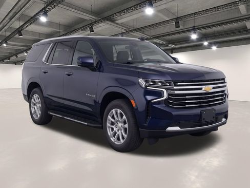 Used 2025 Chevrolet Tahoe LT RWD image 2