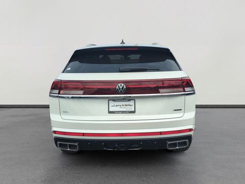 New 2026 Volkswagen Atlas Cross Sport SEL Premium R-Line image 4