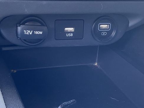 Used 2021 Hyundai Elantra SE FWD image 26