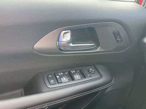 New 2026 Chrysler Pacifica Select FWD image 23