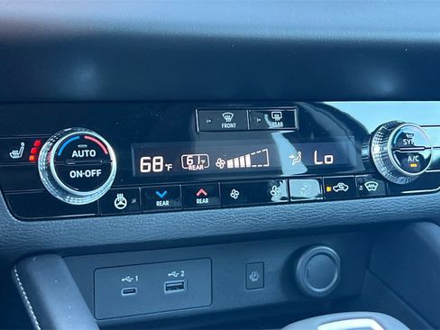 New 2025 Mitsubishi Outlander SEL image 23