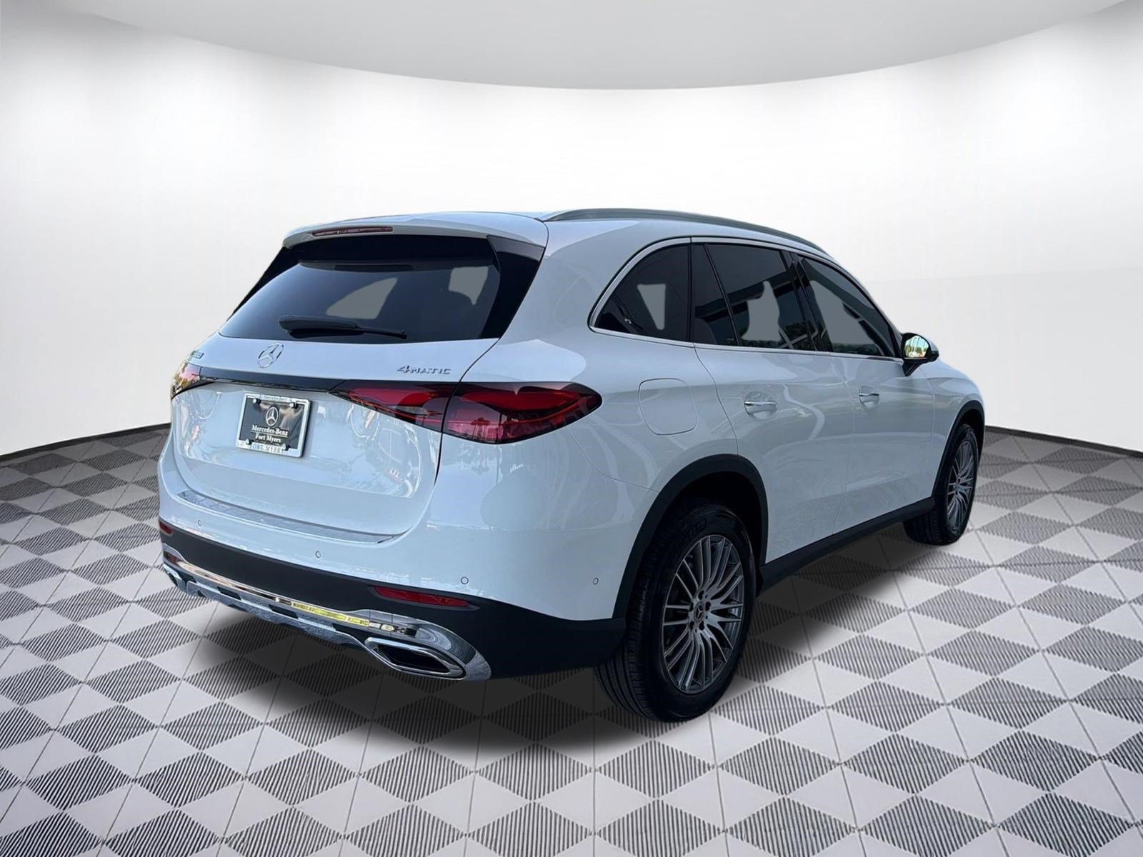 Used 2026 Mercedes-Benz GLC 300 4MATIC image 9