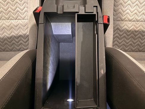 Used 2024 Chevrolet Equinox LS w/ LS Convenience Package image 26