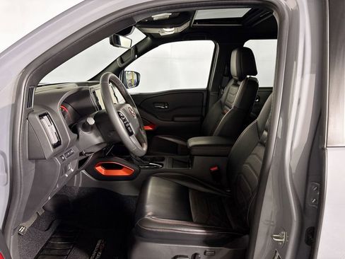 Used 2025 Nissan Frontier PRO-4X w/ Pro Premium Package AWD/4WD image 11