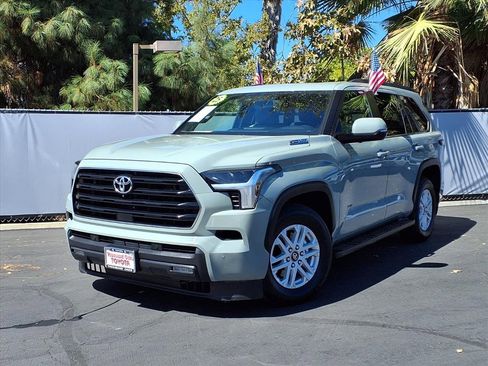 Certified 2025 Toyota Sequoia SR5 image 26