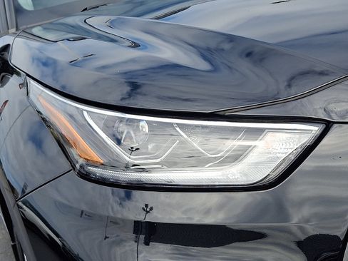 Used 2022 Toyota Highlander Platinum image 9