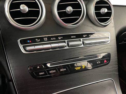 Used 2018 Mercedes-Benz GLC 300 4MATIC image 31