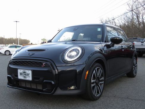 Used 2023 MINI Cooper S image 1