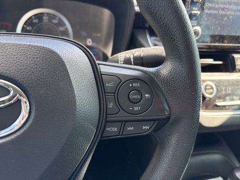 Used 2020 Toyota Corolla LE image 16