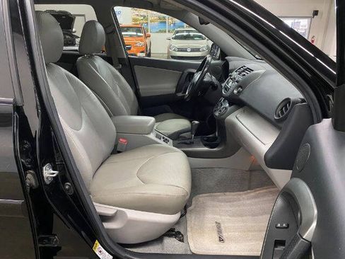 Used 2011 Toyota RAV4 Limited w/ Limited Extra Value Pkg AWD/4WD image 19