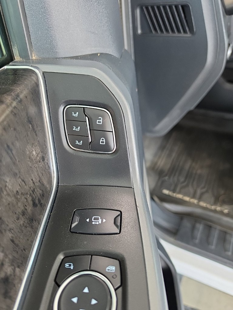 Used 2024 Ford F250 Lariat w/ FX4 Off-Road Package AWD/4WD image 18