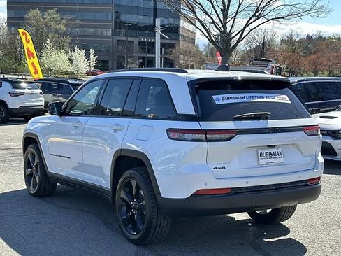 Used 2023 Jeep Grand Cherokee Altitude image 4