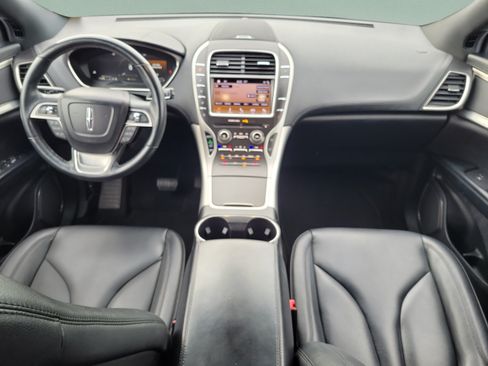 Used 2019 Lincoln Nautilus Premier AWD/4WD image 12