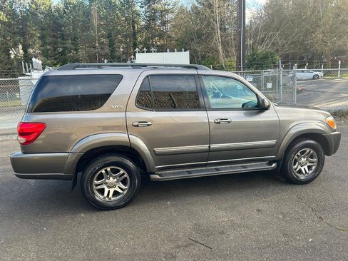 Used 2006 Toyota Sequoia SR5 image 4