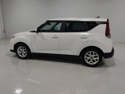 Used 2020 Kia Soul S image 3