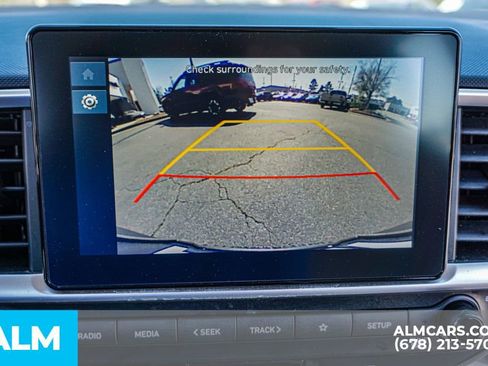 Used 2025 Hyundai Venue SEL image 34