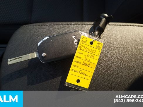Used 2024 Kia Soul LX w/ Option Group 015 FWD image 17