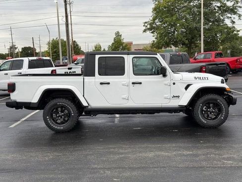 New 2025 Jeep Gladiator Willys image 2