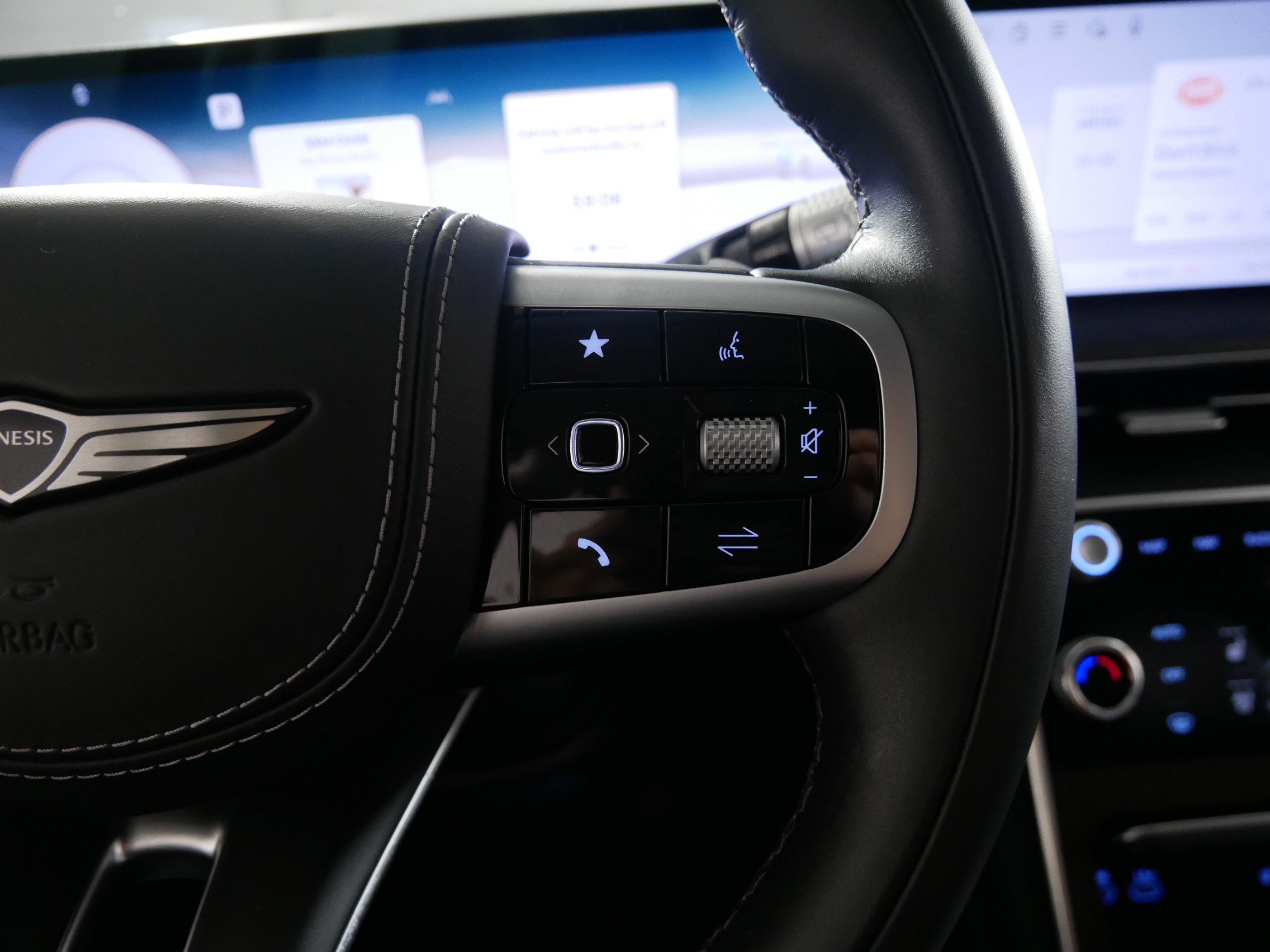 Certified 2025 Genesis GV80 3.5T Prestige AWD/4WD image 28