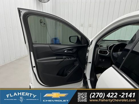 Used 2019 Chevrolet Equinox LT w/ Sun & Navigation Package FWD image 8