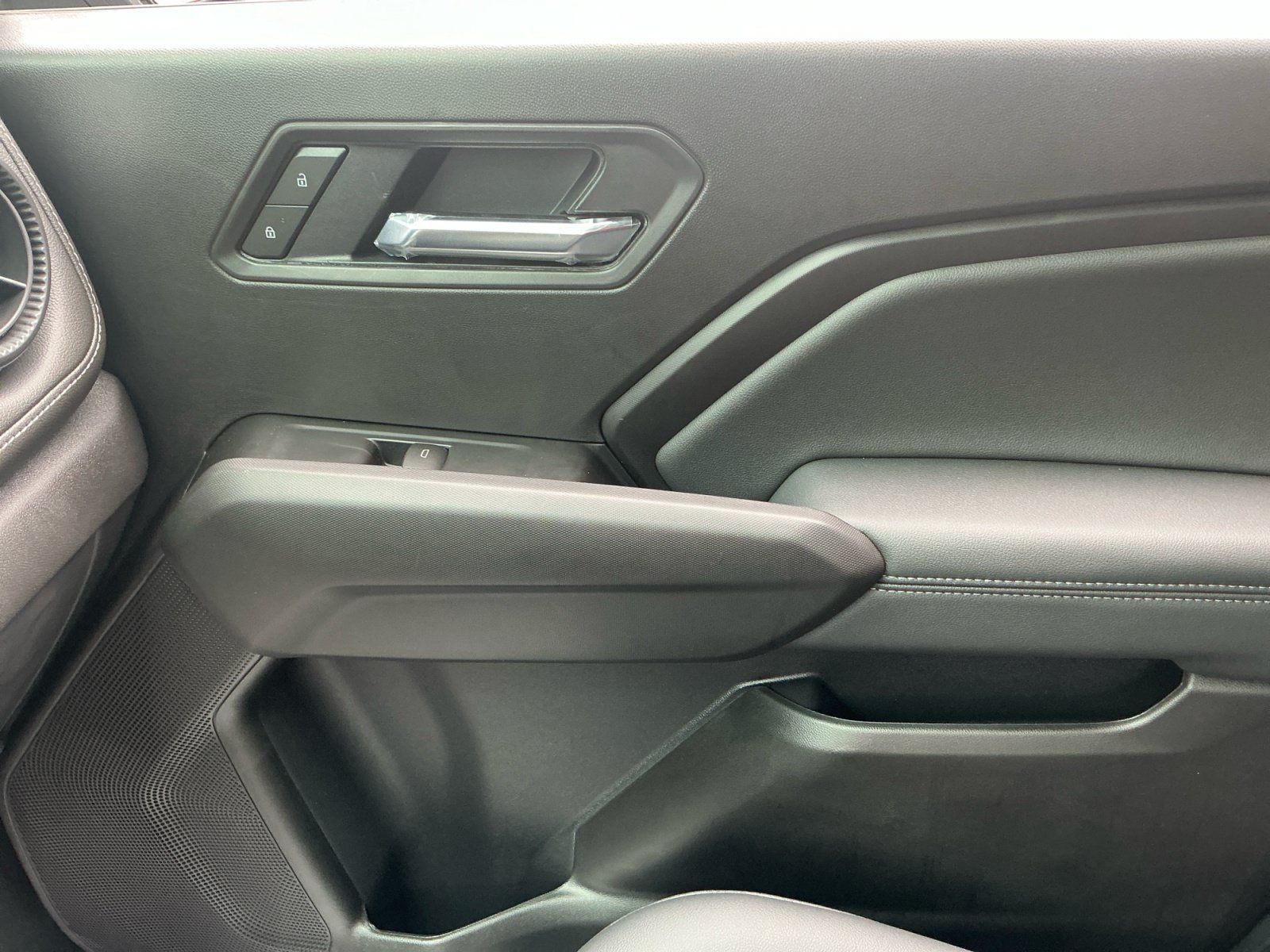 Used 2026 Chevrolet Colorado LT w/ LT Convenience Package RWD image 16