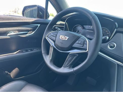Certified 2022 Cadillac XT5 Premium Luxury FWD image 28