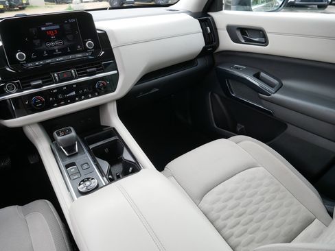 Certified 2023 Nissan Pathfinder SV AWD/4WD image 11