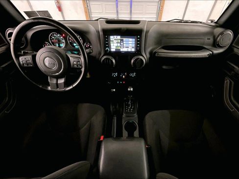 Used 2018 Jeep Wrangler Sport AWD/4WD image 14