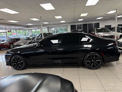 Used 2023 BMW 740i w/ Parking Assistance Package image 4