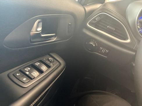 New 2027 Chrysler Pacifica Select AWD/4WD image 43