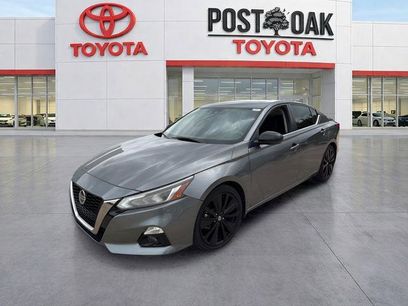 Used 2022 Nissan Altima 2.5 SR w/ Midnight Edition Package