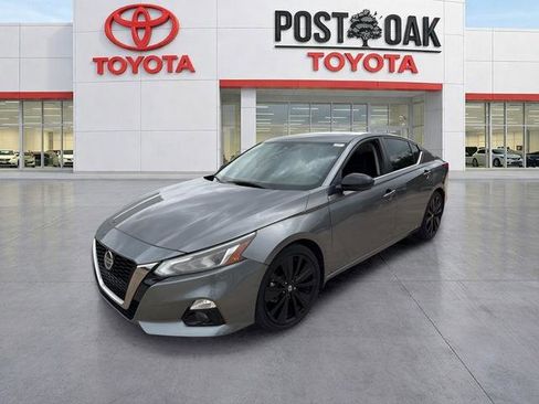 Used 2022 Nissan Altima 2.5 SR w/ Midnight Edition Package image 1