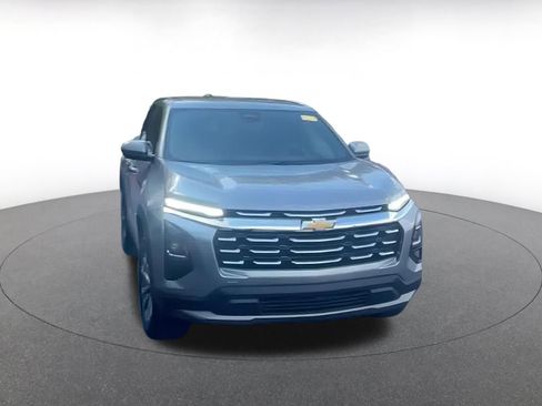 Used 2025 Chevrolet Equinox LT image 3