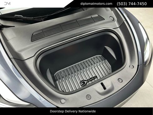 Used 2023 Tesla Model Y Long Range image 42