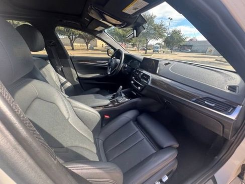 Used 2018 BMW 530e image 11