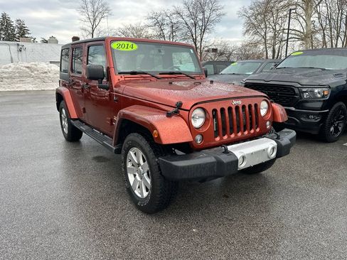 Used 2014 Jeep Wrangler Unlimited Sahara w/ Connectivity Group image 4