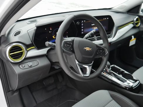 New 2026 Chevrolet Trax LT w/ Driver Confidence Package image 10
