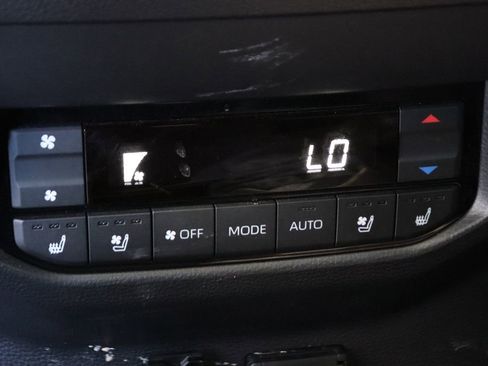 Used 2024 Toyota Sequoia Capstone AWD/4WD image 46
