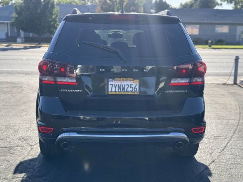 Used 2017 Dodge Journey Crossroad w/ Popular Equipment Group image 4